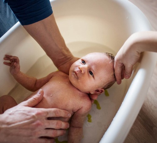 Blog Bambiboo - Jak i jak często kąpać noworodka? Przeczytaj przed pierwszą kąpielą!